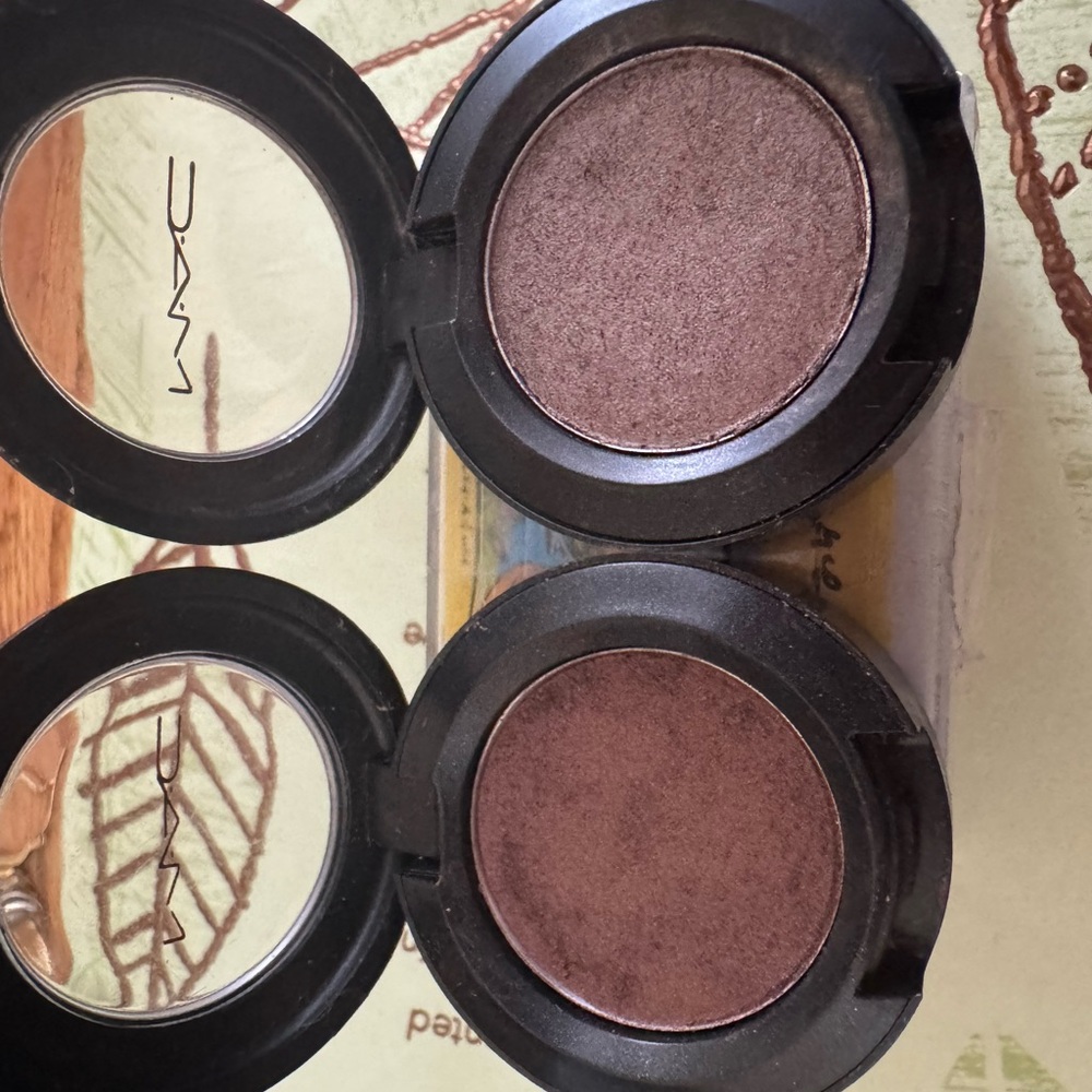 MAC Cosmetics Twinks and Satin Taupe